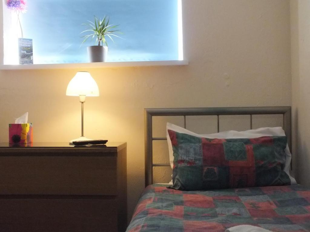 Leonardos Guest House Swansea Quarto foto